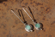 Cargar imagen en el visor de la galería, Aretes Plata .925 con Esmeraldas
